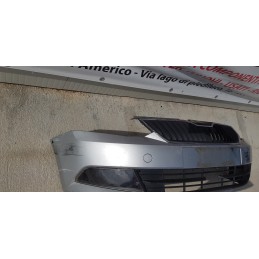 SKODA FABIA NJ3 PARAURTI FENDINEBBIA MASCHERINA LOGO ANTERIORE