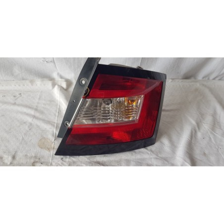 SKODA FABIA NJ3 FANALE STOP FARO FANALI ESTERNO POSTERIORE DX TELAIO