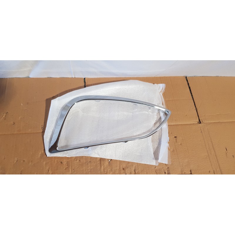 TOYOTA YARIS P1 MODANATURA BUMPER PARAURTI ANTERIORE SINISTRA
