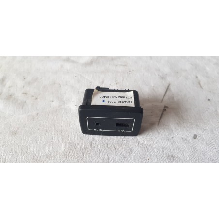 FIAT 500L TECVOX D532 AUX USB AUTORADIO